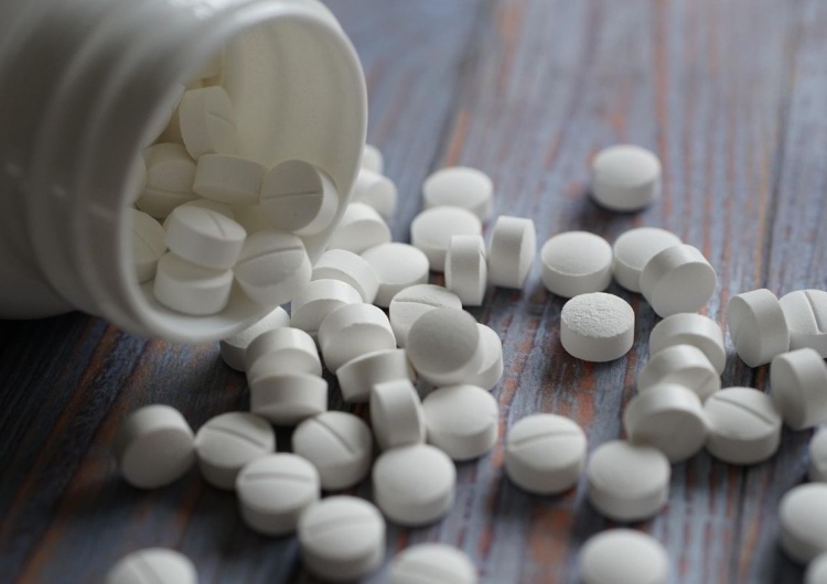 tabletki GIF wycofuje popularny lek na tarczycę. Może być niebezpieczny