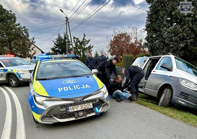 pościg Spektakularny pościg przez granicę. Śląska policja zatrzymała złodziei