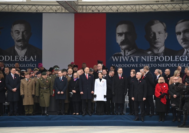 Uroczysta odprawa wart przed Grobem Nieznanego Żołnierza w Warszawie 
