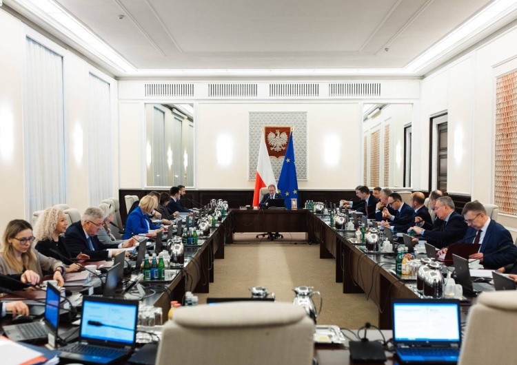 Posiedzenie Rady Ministrów Rząd kapituluje? Ważny minister 