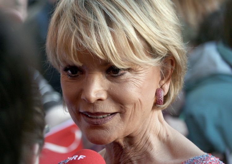 Uschi Glas Niemiecka aktorka chciała potwierdzić żydowskie pochodzenie. Genealog ujawnił, że jej ojciec... służył w Waffen-SS
