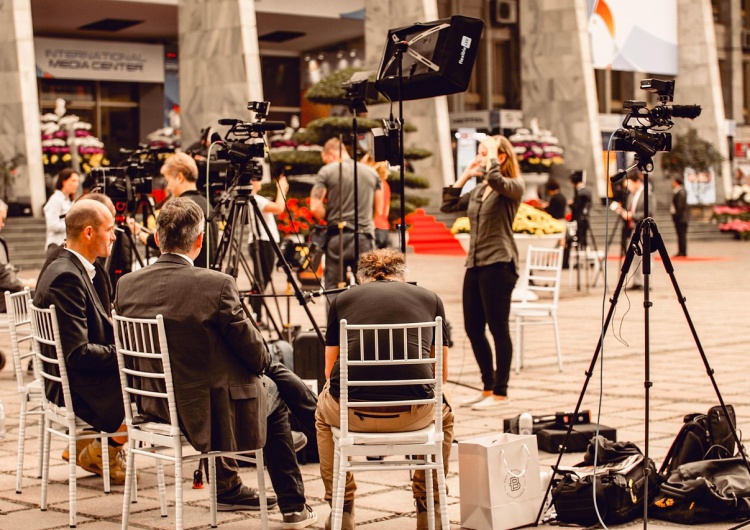 Zdjęcie ilustracyjne Komisja Europejska przedstawiła szczegóły Europejskiej Tarczy Demokracji. Nawet Orwell tego nie przewidział