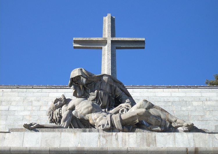 Valle de los Caídos, figura Maryi z ciałem Jezusa Hiszpański rząd chce usunąć figury świętych w Dolinie Poległych
