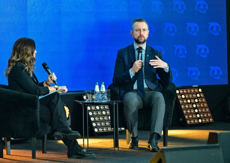 Władysław Kosiniak-Kamysz Niezwykły pomysł Kosiniaka-Kamysza – chce metra w 10 miastach. Politycy: „Pomysł z sufitu”