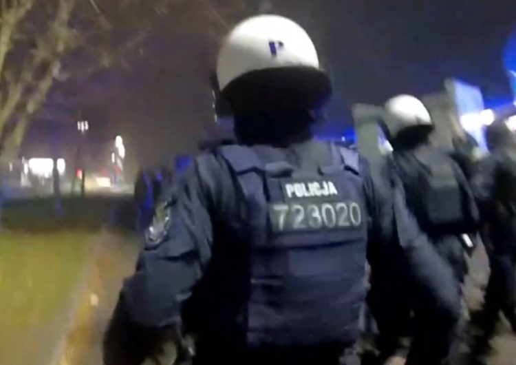 Policja, zdjęcie poglądowe  Skandal na Stadionie Narodowym. Policja wydała oświadczenie