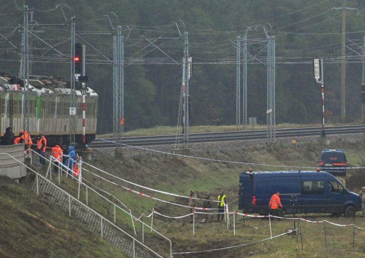 Mika, Mazowsze Nieoficjalnie: Zanim odkryto wyrwę w torach, przejechały po niej trzy składy pociągów