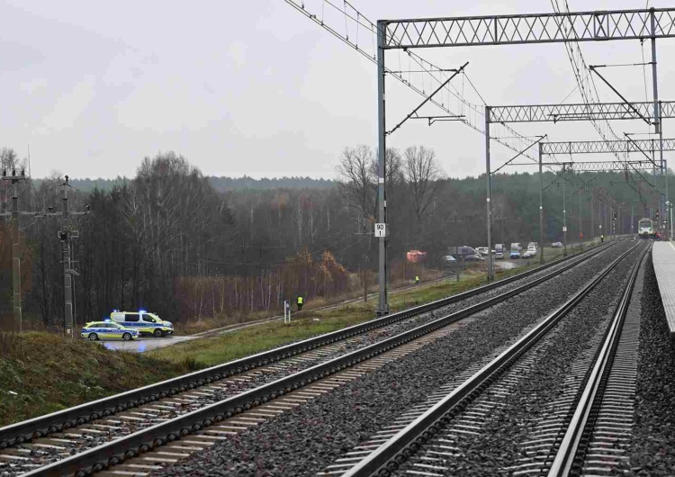 Tory niedaleko stacji Mika  Kwatera Główna NATO zainteresowała się eksplozjami na torach w Polsce 