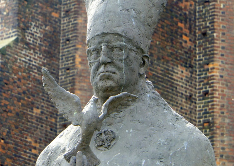 Wrocław. Bulwar prymasa Wyszyńskiego, pomnik kardynała Bolesława Kominka (2005 r.) 60. rocznica  listu biskupów polskich do niemieckich. Co dziś mówią o nim historycy?