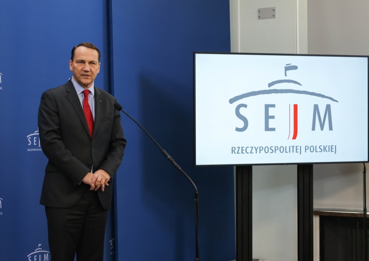 Radosław Sikorski MSZ wycofał zgodę na funkcjonowanie rosyjskiego konsulatu w Gdańsku