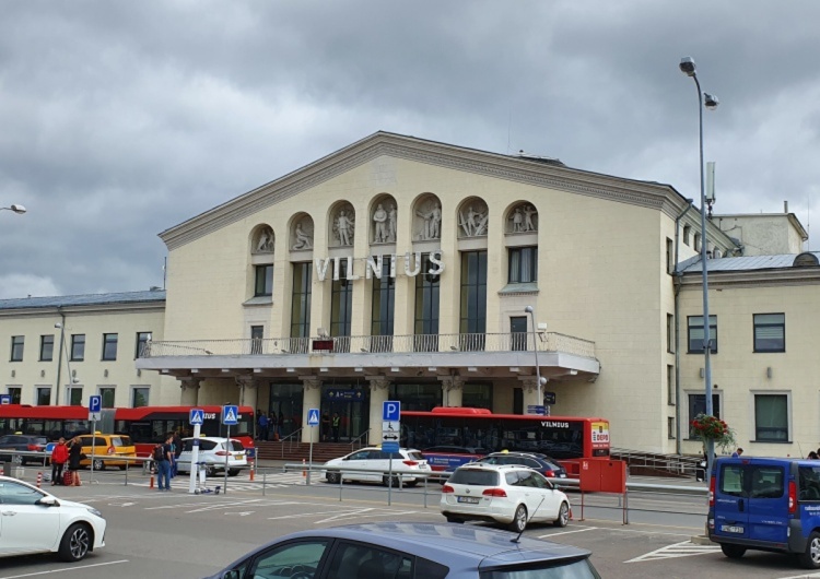 Port lotniczy w Wilnie Balony sparaliżowały ruch na lotnisku w Wilnie