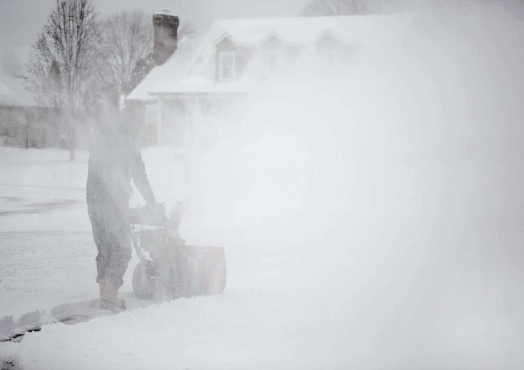 Trzeba się przygotować na odśnieżanie  IMGW podał prognozę na weekend. Nadchodzi załamanie pogody