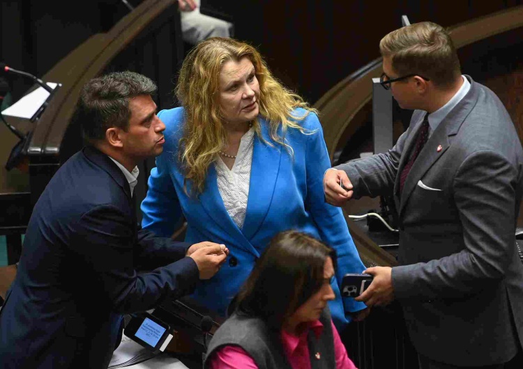 Katarzyna Piekarska. Po lewej poseł Paweł Śliz, po prawej Patryk Jaskulski  Znana polityk pisze o nawrocie choroby. 