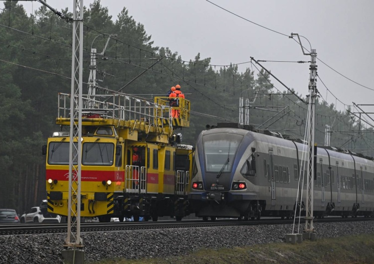 Uszkodzona sieć trakcyjna Akty sabotażu na polskiej kolei. Komunikat wydało... MSZ Białorusi