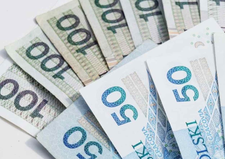 GUS podał dane o wynagrodzeniach w październiku Tyle wynosi średnia płaca. Są nowe dane GUS