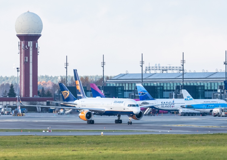 Port Lotniczy Gdańsk Awaria kluczowego systemu. Paraliż na lotnisku w Gdańsku