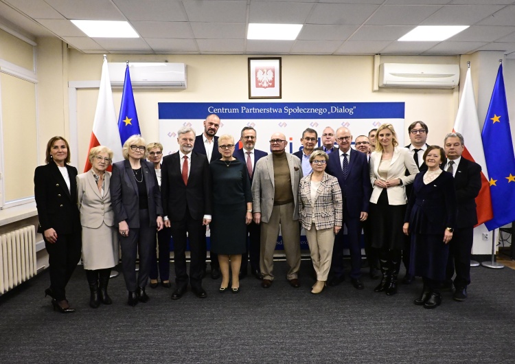   20-lecie Trójstronnego Zespołu ds. Ochrony Zdrowia. Maria Ochman: Alternatywą dla dialogu jest ulica