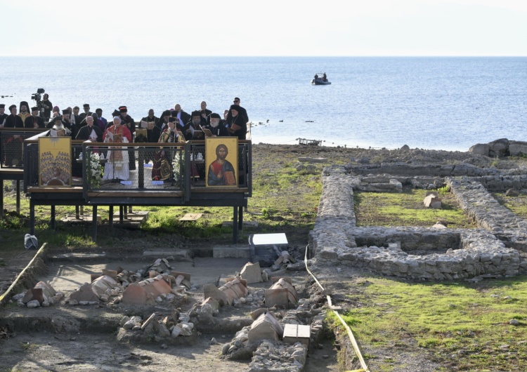 Obchody rocznicowe w Izniku (Nicei) przy ruinach bazyliki św. Neofita