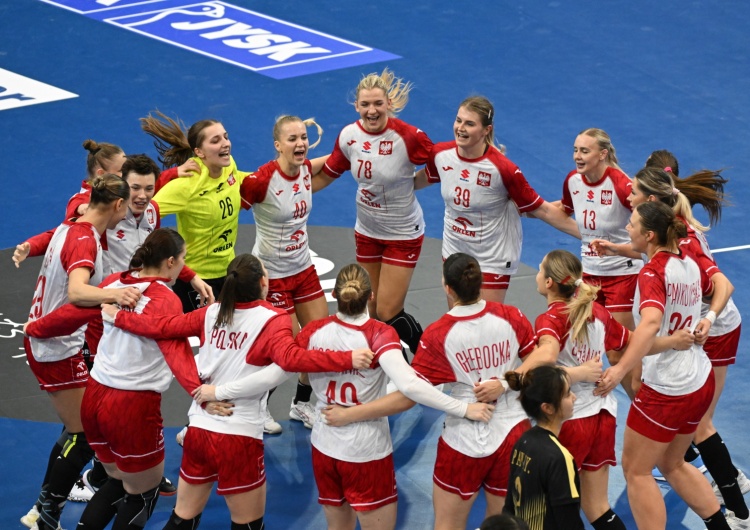 Zawodniczki reprezentacji Polski cieszą się ze zwycięstwa 36:20 w meczu rundy wstępnej mistrzostw świata piłkarek ręcznych z Chinami