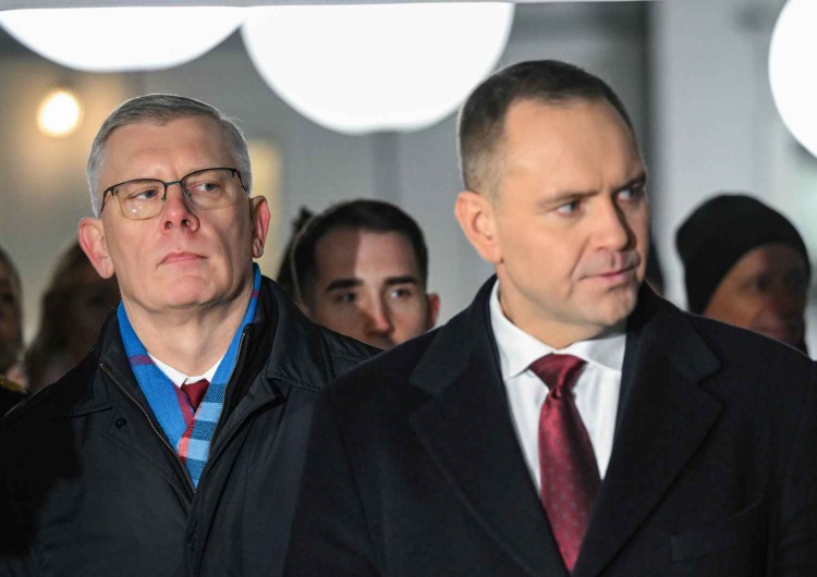 Prezydent RP Karol Nawrocki (P) i szef Biura Bezpieczeństwa Narodowego Sławomir Cenckiewicz (L) 