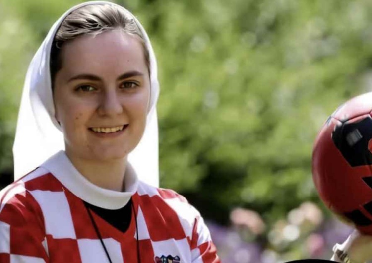 Zakonnica Marija Tatjana Zrno w koszulce narodowej Chorwacji