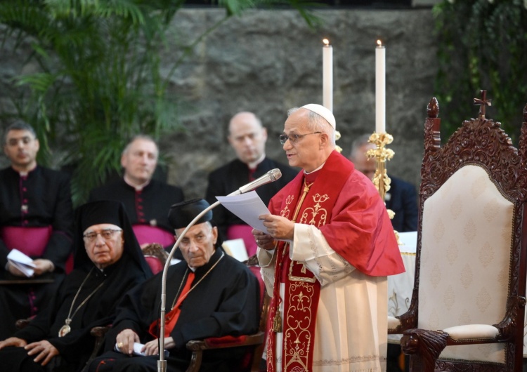 Leon XIV w Sanktuarium w Harissie