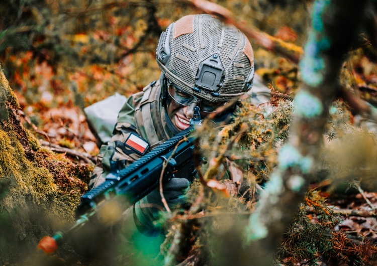 Żołnierz 18. Dywizji Zmechanizowanej