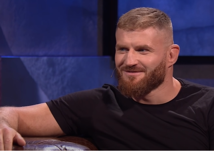 Jan Błachowicz Jan Błachowicz [MMA] jednoznacznie wsparł żołnierzy i funkcjonariuszy. Celebryci już go nie lubią?