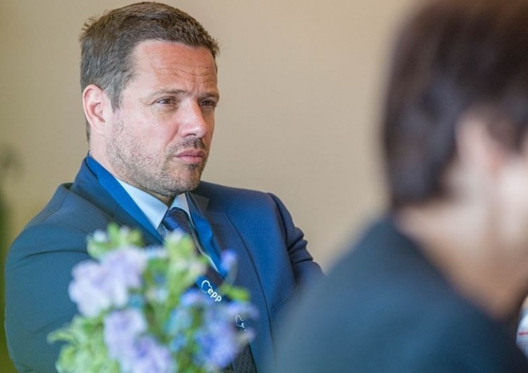 Prezydent Warszawy Rafał Trzaskowski Ważna urzędniczka warszawskiego ratusza dostała wypowiedzenie. 