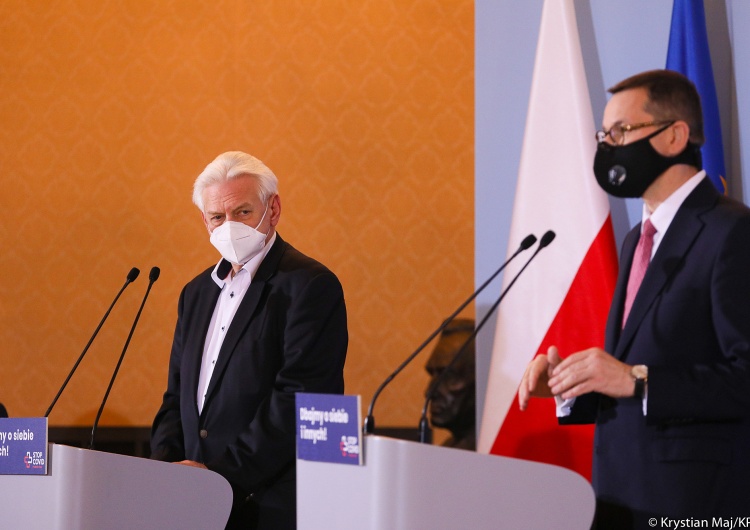 Czy Polska wprowadzi ograniczenia dla niezaszczepionych? Horban:
