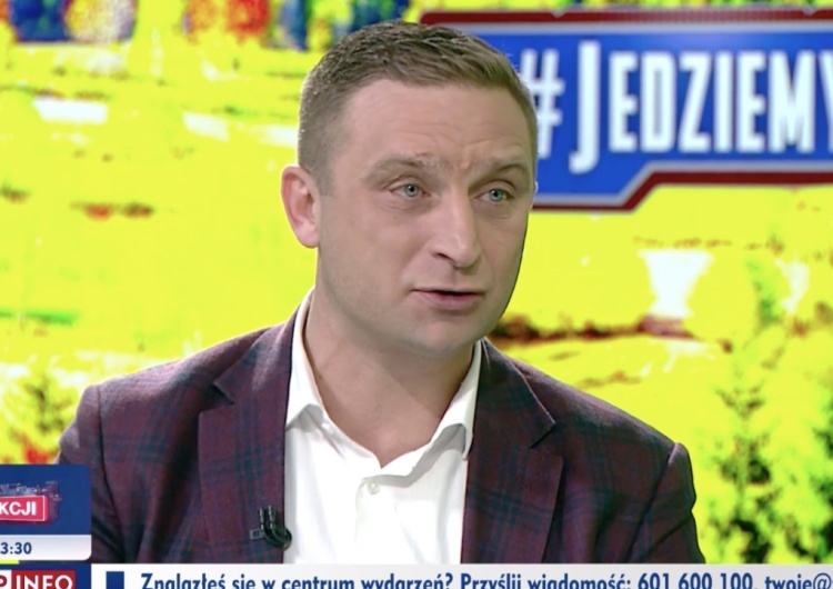 Burza w sieci po wycofaniu przez Allegro licytacji obiadu z Bąkiewiczem. Rzecznik serwisu zabrał głos