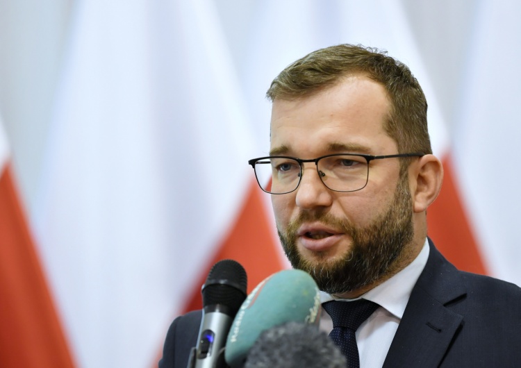 Grzegorz Puda Minister Puda: My walczymy o Polskę, a totalna opozycja walczy z Polską