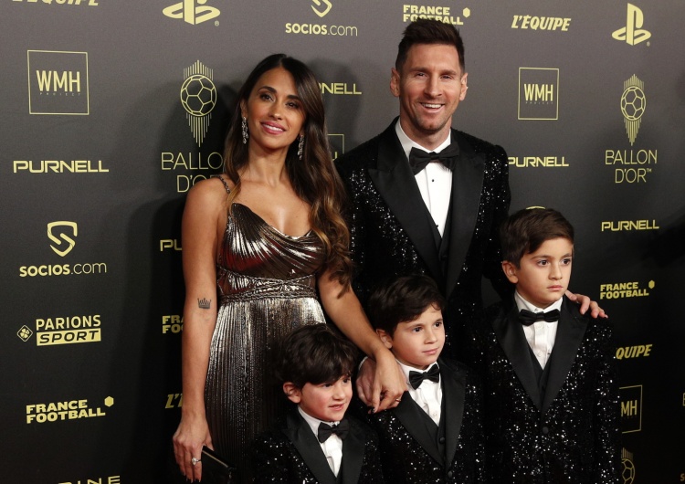 Leo Messi z rodziną Złota Piłka dla Leo Messiego. Robert Lewandowski drugi w plebiscycie „France Football”