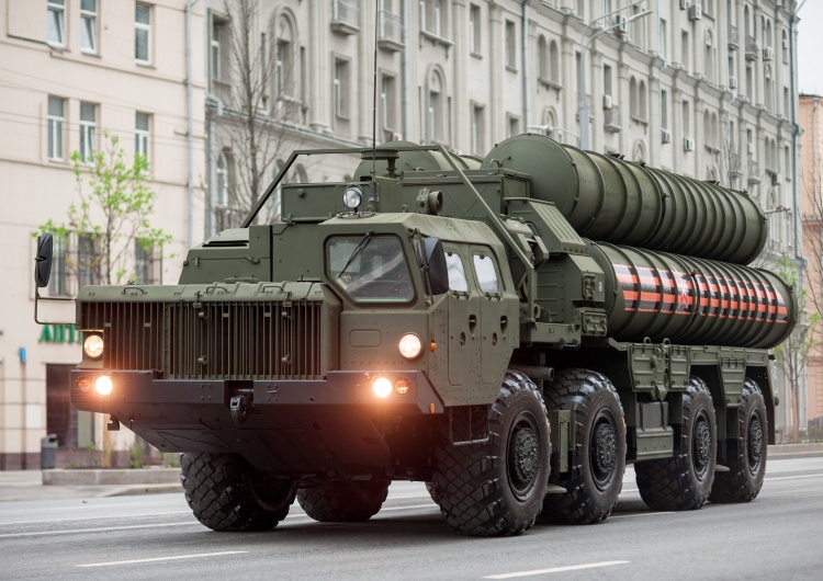 Systemy rakietowe S-400 Rosyjskie systemy rakietowe są już na Białorusi. W wersji „jak najbardziej bojowej”