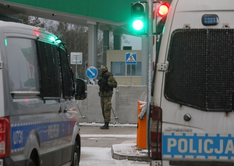 Straż na granicy Francuski dziennikarz chciał wyjaśnień w sprawie zatrzymania go przy polsko-białoruskiej granicy. Sam okazał się pracownikiem tuby Kremla