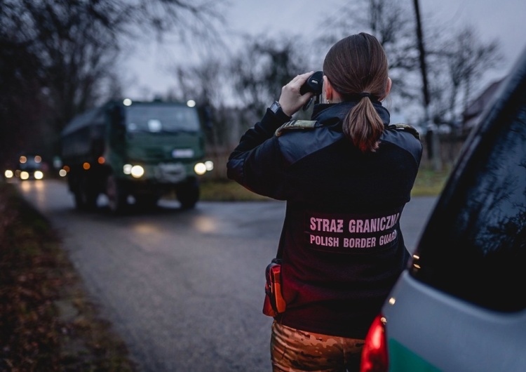  Murem za polskim mundurem. Polacy ocenili pracę służb na granicy [SONDAŻ] 