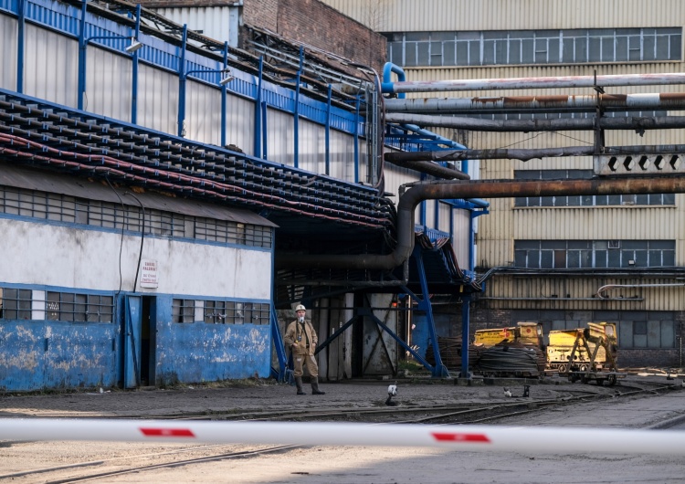 Kopalnia Węgla Kamiennego Bielszowice Górnik uratowany po wstrząsie w kopalni Bielszowice jest w dobrym stanie. Co z drugim górnikiem?