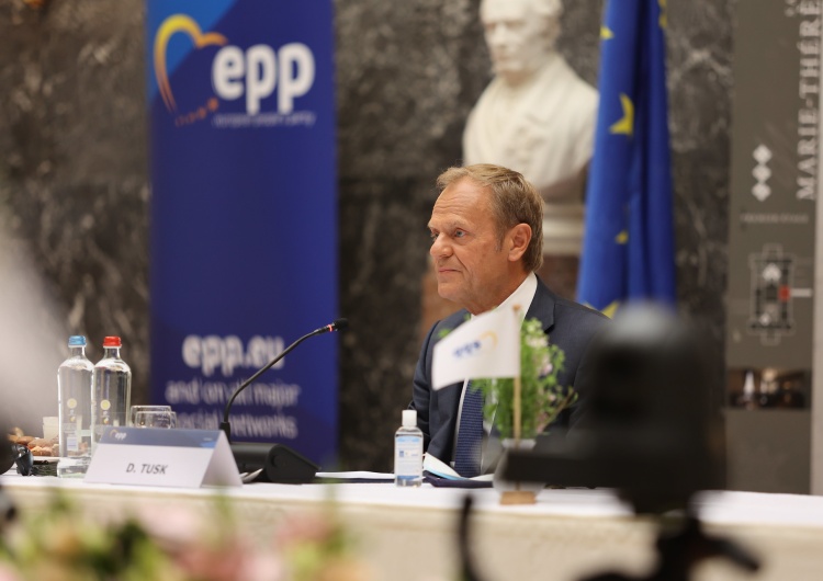 Donald Tusk podczas spotkania Europejskiej Partii Ludowej Korupcja w Komisji Europejskiej i TSUE? Europosłanka PiS żąda działań od Donalda Tuska