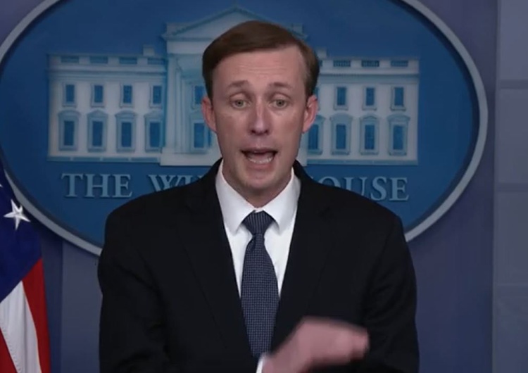 Jake Sullivan wypowiadający się dla mediów po rozmowie Biden-Putin USA. Doradca prezydenta zabiera głos ws. spotkania Biden–Putin: „Przyszłość NS 2 w razie inwazji to temat dyskusji z sojusznikami”