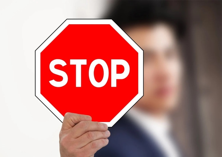 STOP