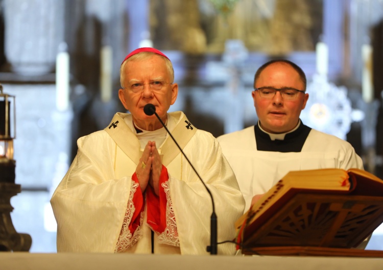 abp Marek Jędraszewski Abp Jędraszewski: Dąży się do wymazania Go. Jeśli Boże narodzenie zostanie wypchnięte z Europy...