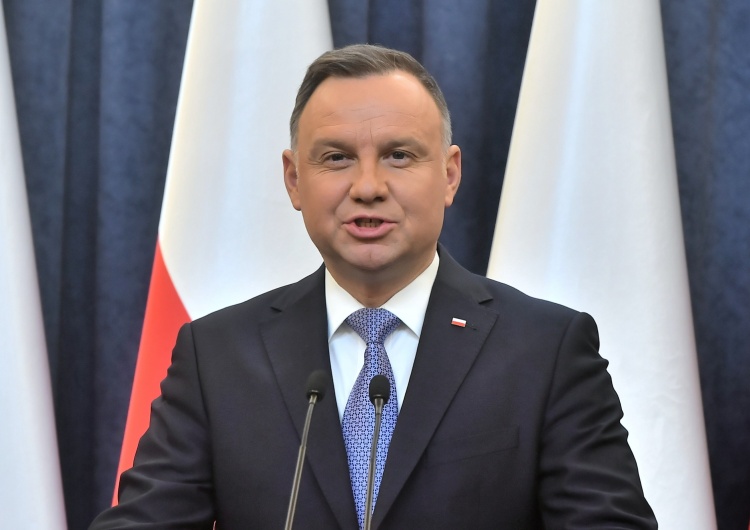 Andrzej Duda Oho, w „Faktach” TVN znowu nie jest prezydentem. Komentarze po decyzji prezydenta ws. nowelizacji ustawy o KRRiT