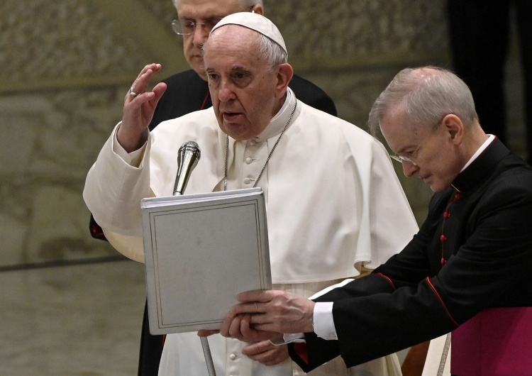Papież Franciszek Franciszek zachęca Polaków: „Módlmy się, aby przyszły rok był szczęśliwy dla nas i…”