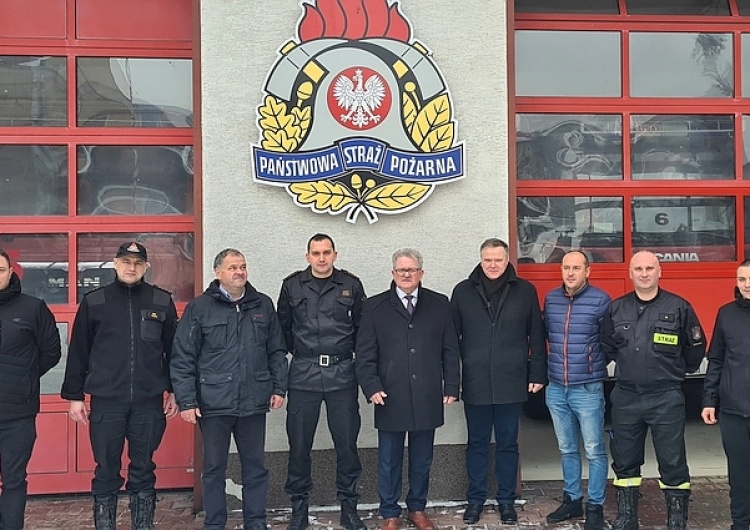 PSP w Ustrzykach Dolnych Strażacy z Komendy Powiatowej PSP Ustrzyki Dolne w Solidarności