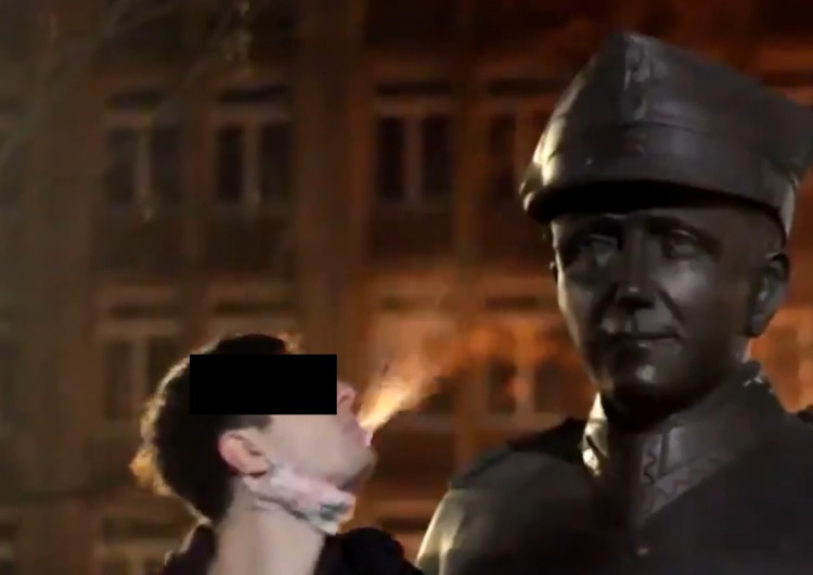 Pluł na pomniki „Łupaszki” i „Lalka”. Student UJ Franciszek V. z zarzutami
