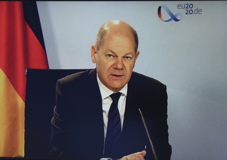 Olaf Scholz „Scholz i inni Europejczycy odgrywają podrzędną rolę”. Krytyka nowego kanclerza w niemieckich mediach