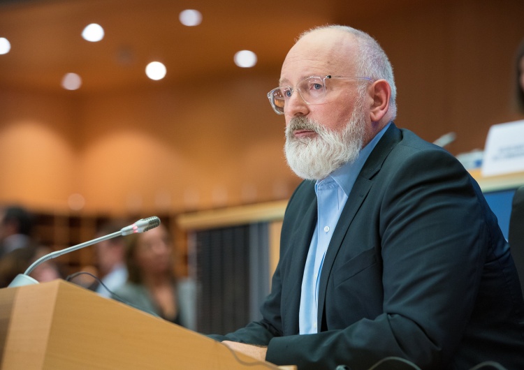 Frans Timmermans Minister Ziobro: Polska powinna wetować szaleńczy projekt Timmermansa