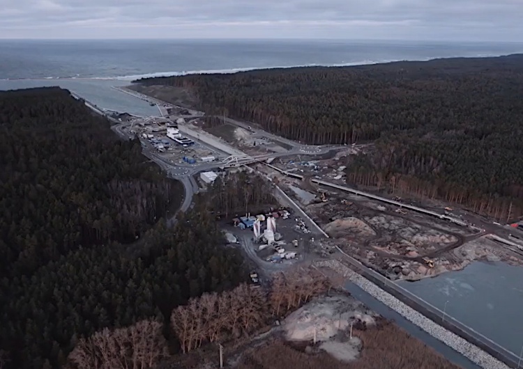 Przekop Mierzei Wiślanej [VIDEO] 86% realizacji pierwszej części budowy. Zobacz film z postępów prac przekopu Mierzei Wiślanej!