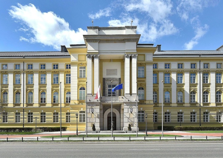 Kancelaria Prezesa Rady Ministrów „Kolejny dyplomata postanowił zrezygnować z pracy”. Pełnomocnik rządu ds. kontaktów z diasporą skrytykował PiS w żydowskiej prasie