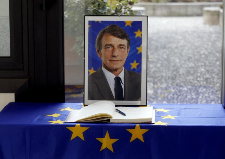 Olbrzymi skandal w Niemczech. Europoseł kpił ze zmarłego szefa PE: „Brudna świnia odeszła”