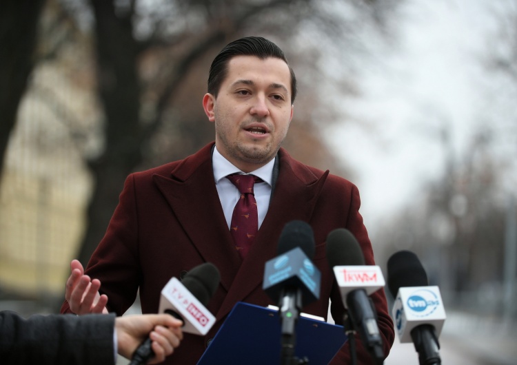Porozumienie grzmiało o „lex Czarnek” po czym… zagłosowało za przyjęciem ustawy. Rzecznik partii się tłumaczy
